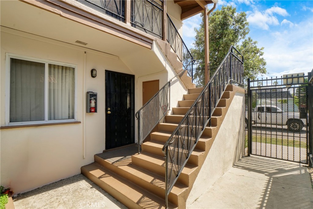 1885 Locust Avenue Long Beach, CA 90806 - Photo 8 of 16