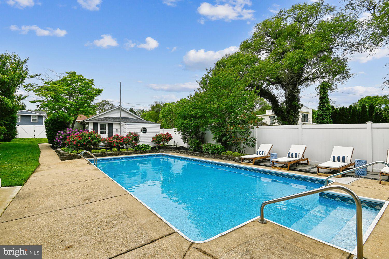 241 Edgewater Drive Edgewater, MD 21037 - Photo 48 of 51 Pool