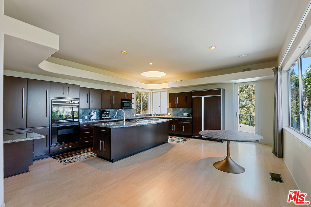 28177 Rey De Copas Lane Malibu, CA 90265 - Photo 32 of 36