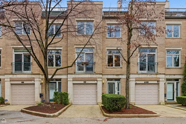 $1,195,000 | 2718 North Southport Avenue, Unit B, Chicago, IL 60614