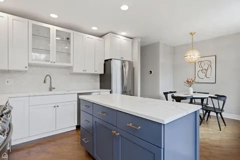 $1,195,000 | 2718 North Southport Avenue, Unit B, Chicago, IL 60614