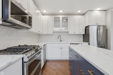 $1,195,000 | 2718 North Southport Avenue, Unit B, Chicago, IL 60614