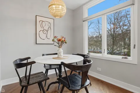 $1,195,000 | 2718 North Southport Avenue, Unit B, Chicago, IL 60614