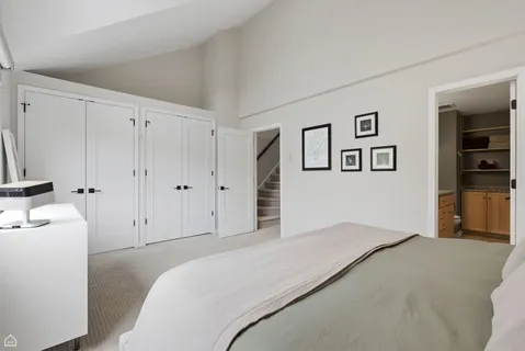 $1,195,000 | 2718 North Southport Avenue, Unit B, Chicago, IL 60614