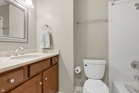 $1,195,000 | 2718 North Southport Avenue, Unit B, Chicago, IL 60614