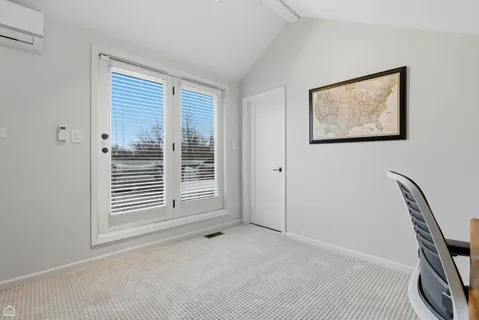 $1,195,000 | 2718 North Southport Avenue, Unit B, Chicago, IL 60614