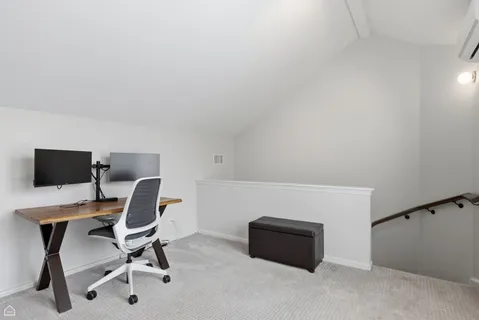 $1,195,000 | 2718 North Southport Avenue, Unit B, Chicago, IL 60614