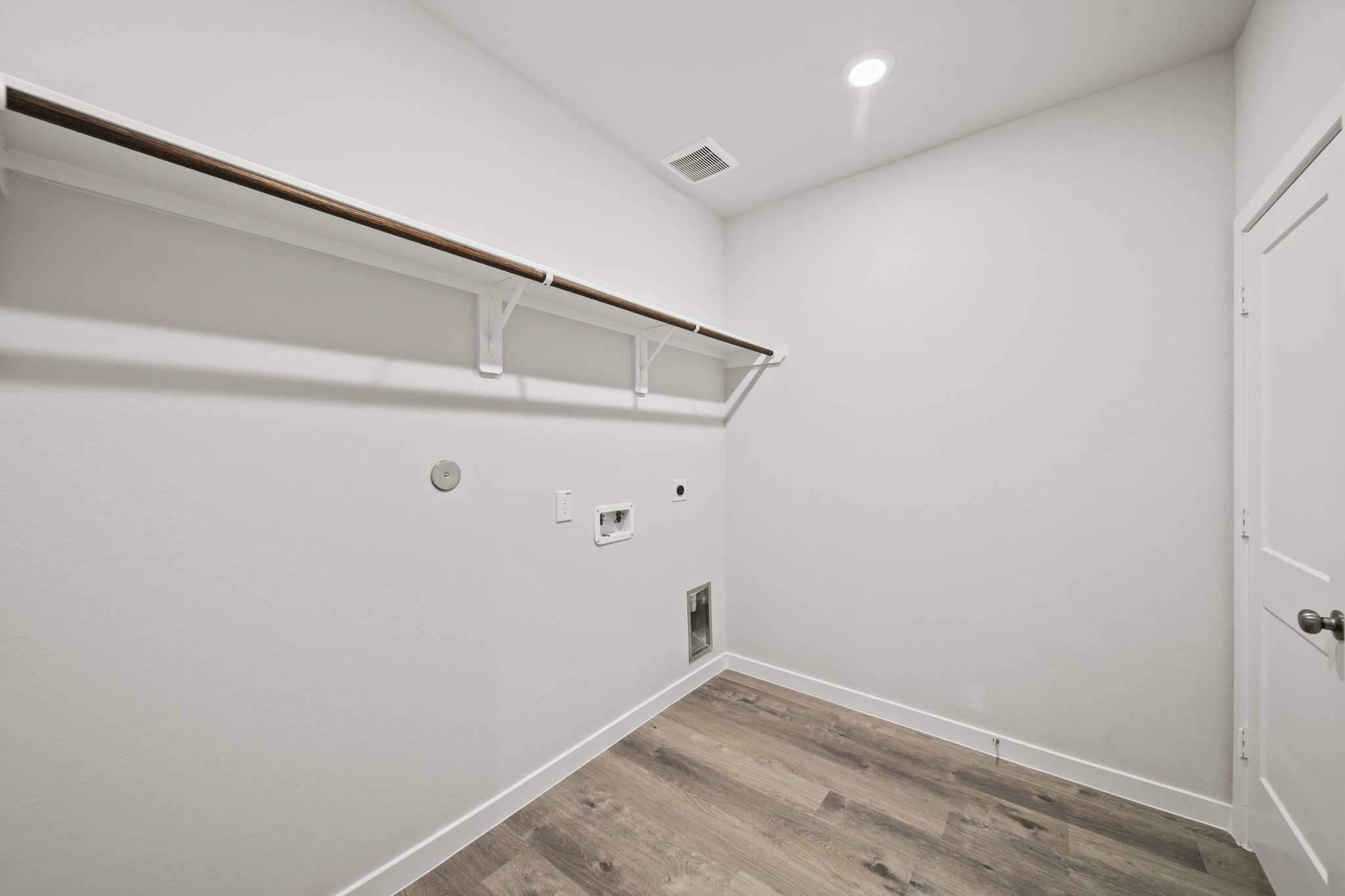 314 Bennett Street Angleton, TX 77515 - Photo 10 of 27 a view of small space