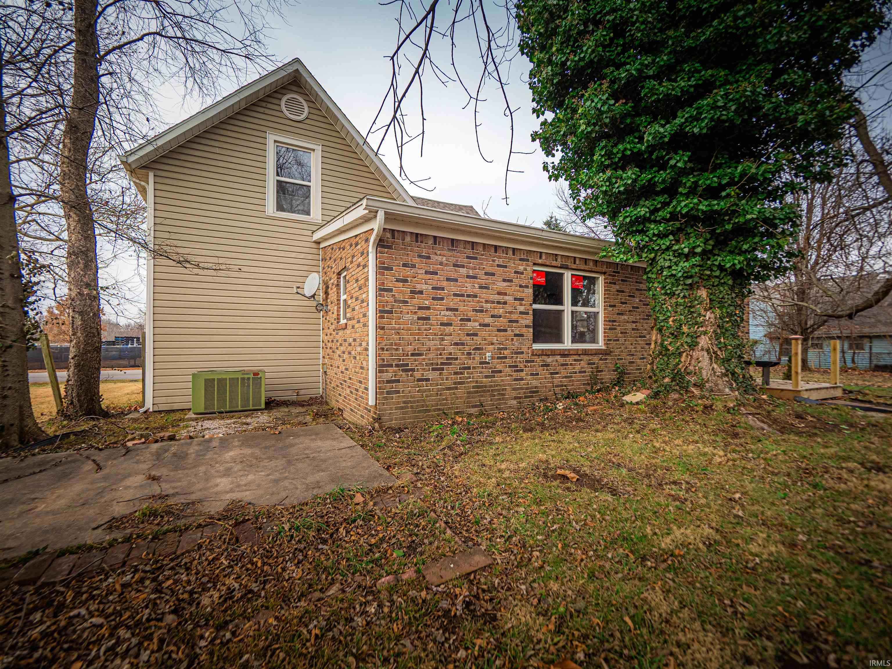 914 West 5th Street Mount Vernon, IN 47620 - Photo 6 of 36