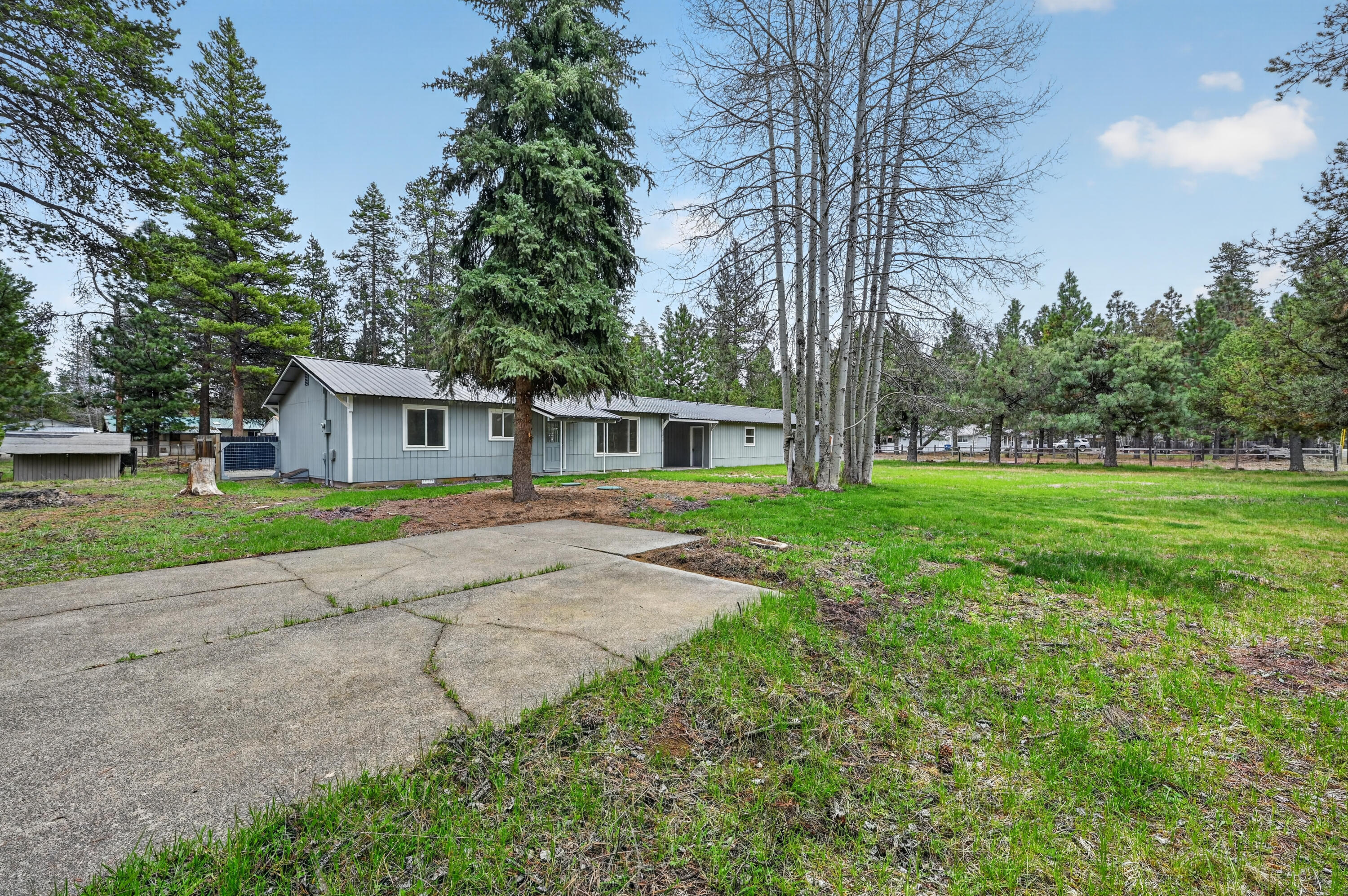 51448 Cedar Road La Pine, OR 97739 - Photo 34 of 46