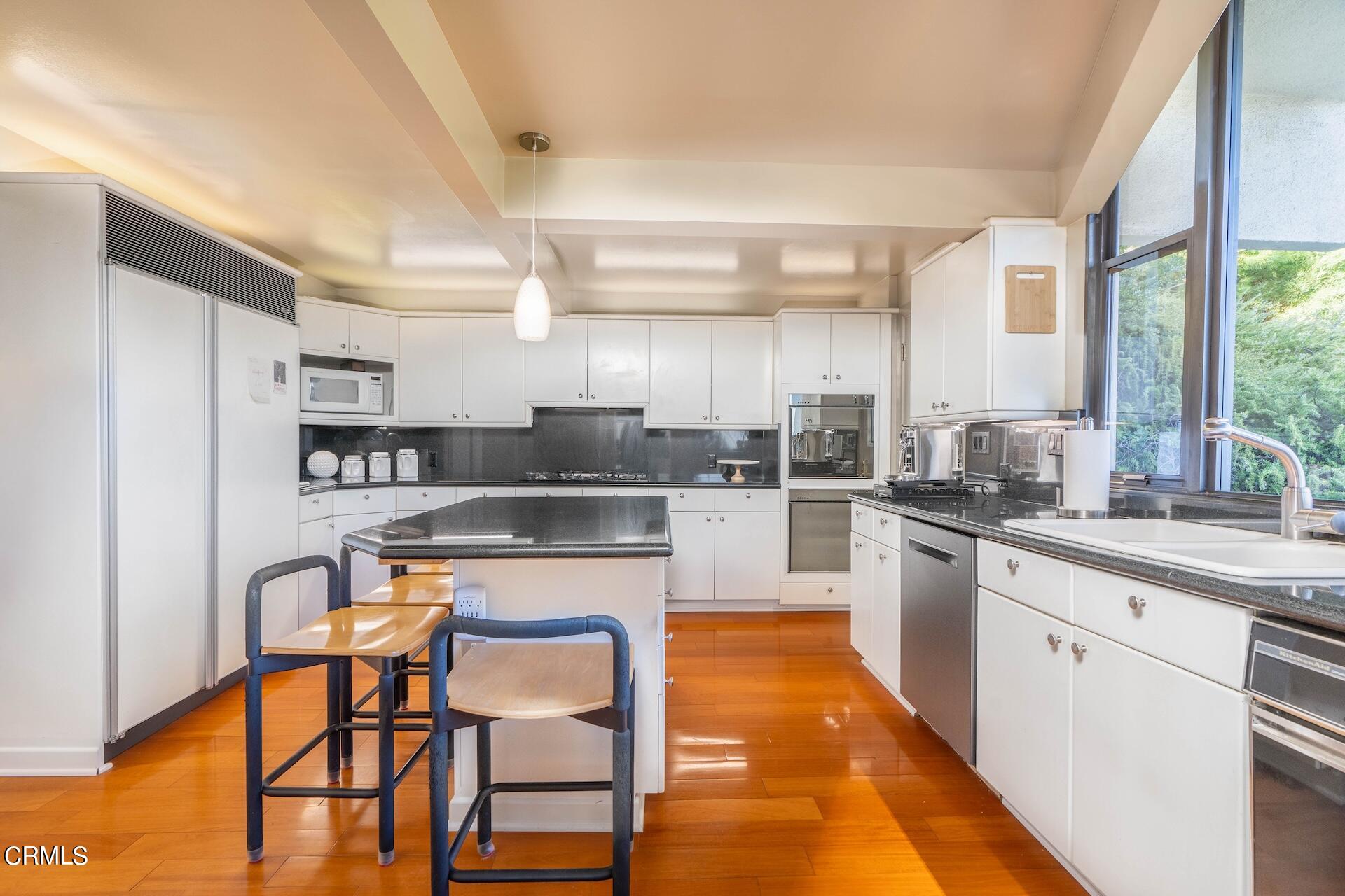 83 Patrician Way Pasadena, CA 91105 - Photo 12 of 36 kitchen2