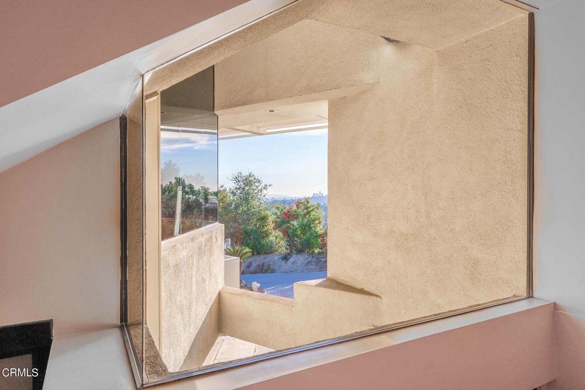 83 Patrician Way Pasadena, CA 91105 - Photo 19 of 36 geometry