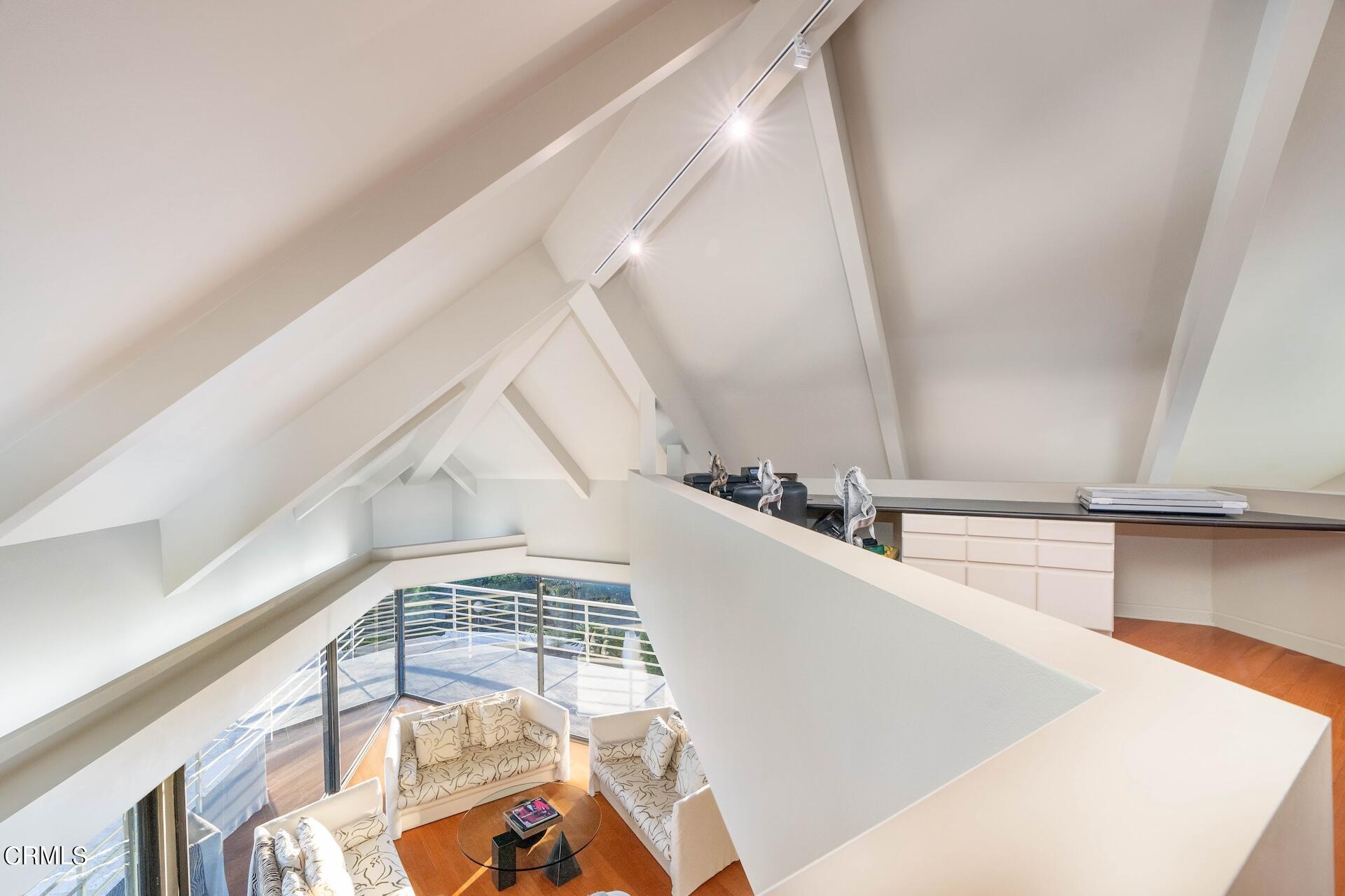 83 Patrician Way Pasadena, CA 91105 - Photo 22 of 36 -6