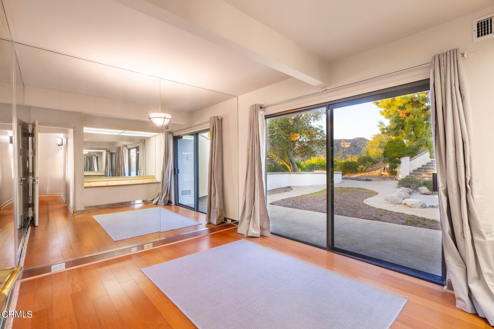 83 Patrician Way Pasadena, CA 91105 - Photo 32 of 36 bedroom 2-2