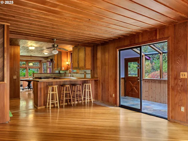 a view of an outdoor kitchen