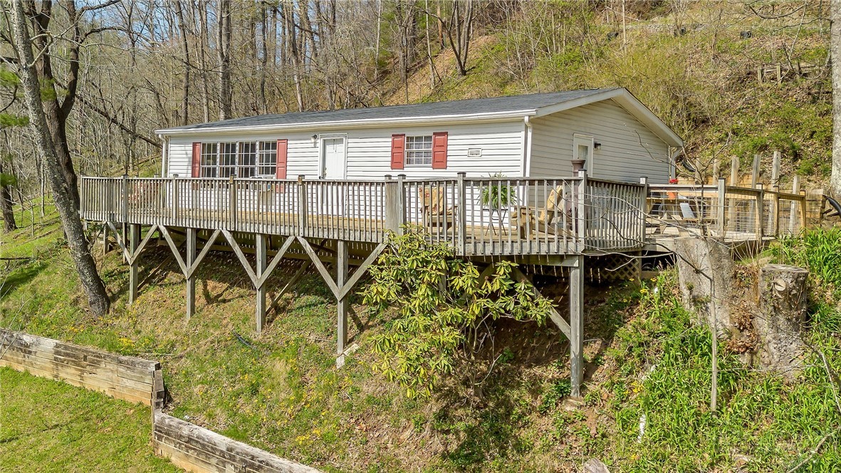 860 West Sugar Tree Road Warrensville, NC 28693 - Photo 2 of 49