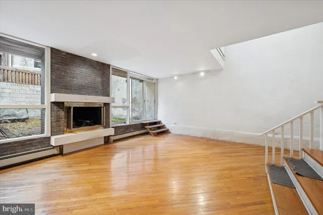 $950,000 | 304 Delancey Street, Philadelphia, PA 19106