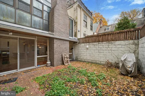 $899,000 | 304 Delancey Street, Philadelphia, PA 19106