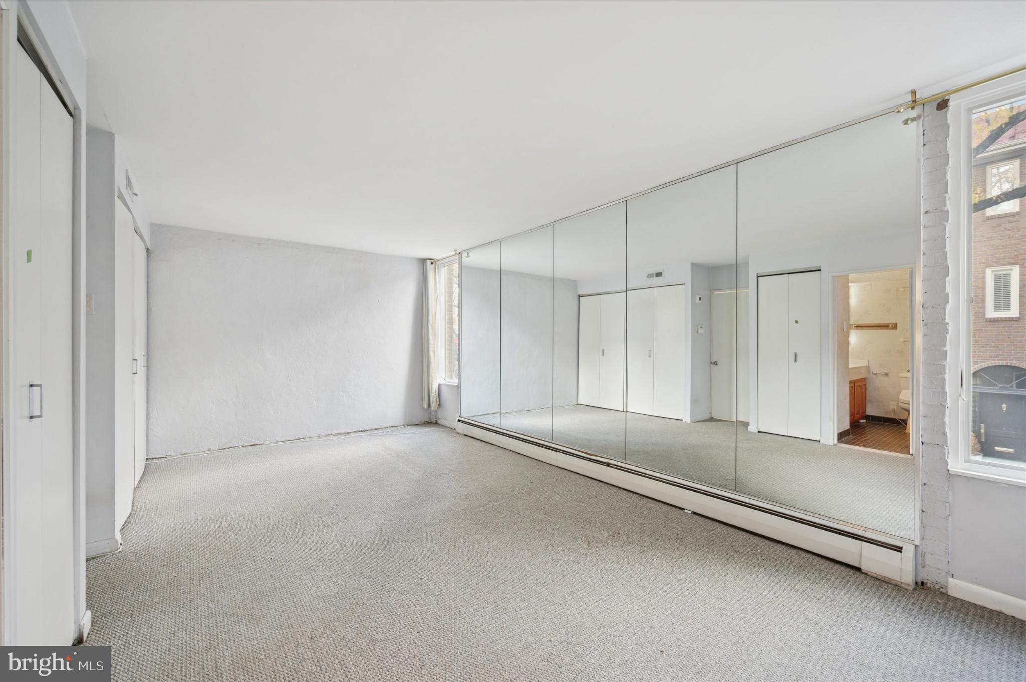 304 Delancey Street Philadelphia, PA 19106 - Photo 30 of 35 Spacious room with mirrored accents.