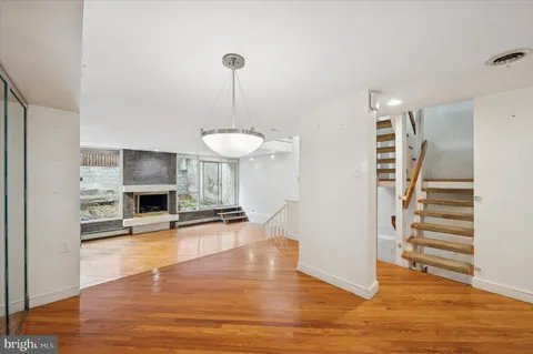 $899,000 | 304 Delancey Street, Philadelphia, PA 19106