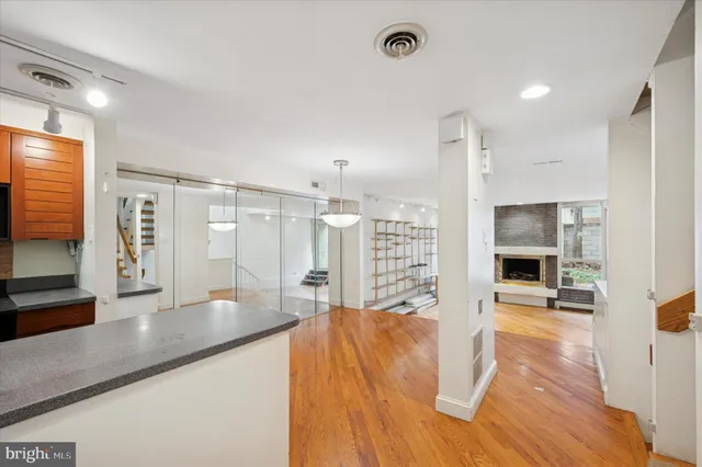 $950,000 | 304 Delancey Street, Philadelphia, PA 19106