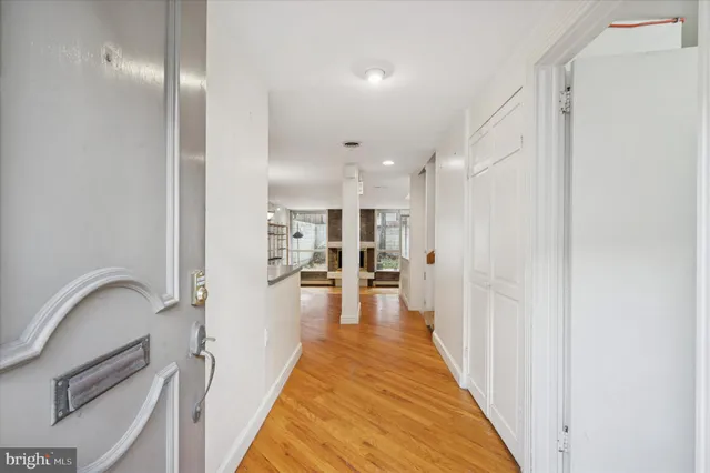 $950,000 | 304 Delancey Street, Philadelphia, PA 19106