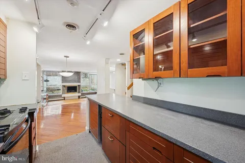 $899,000 | 304 Delancey Street, Philadelphia, PA 19106