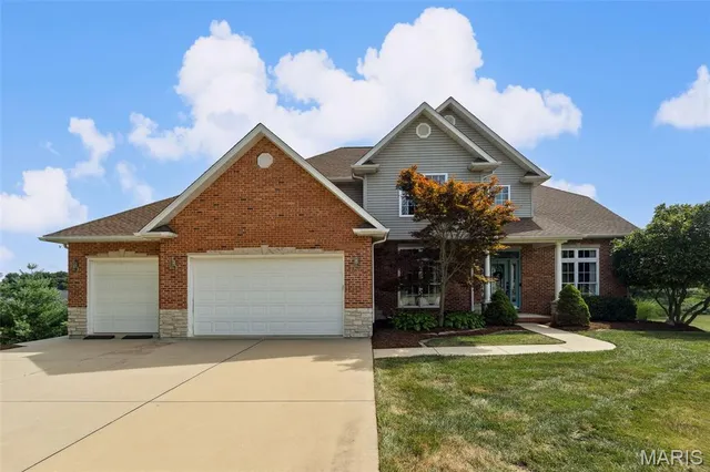 $499,000 | 4904 Barnwood Lane, Millstadt, IL 62260