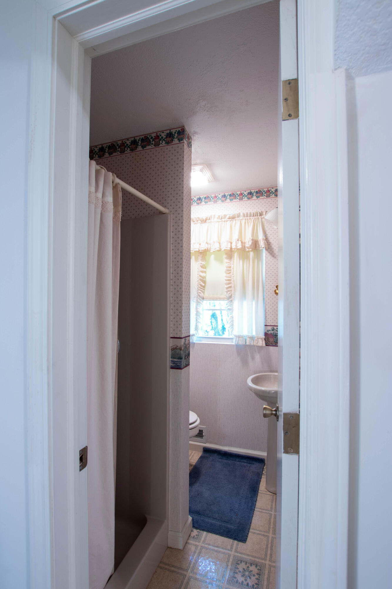 2432 Dripping Springs Road Seymour, TN 37865 - Photo 14 of 29 Bathroom...