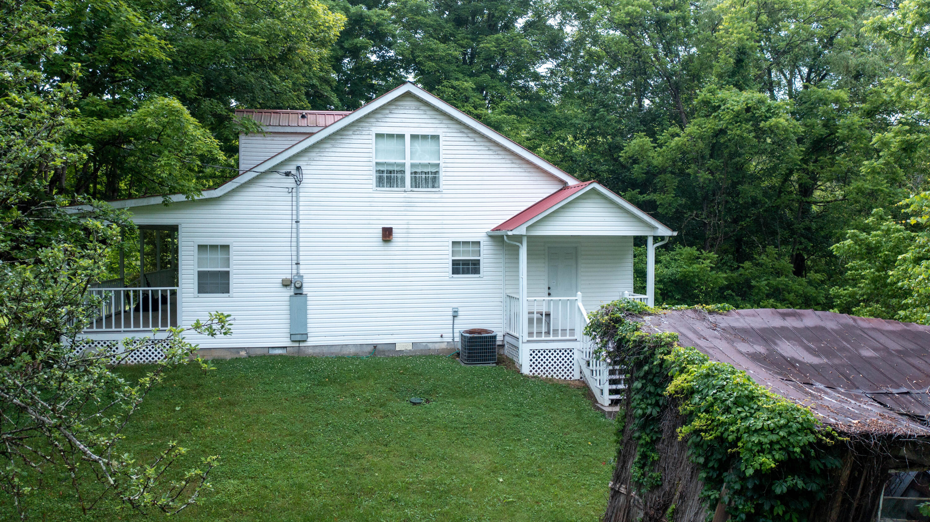 2432 Dripping Springs Road Seymour, TN 37865 - Photo 5 of 29 Side entry...