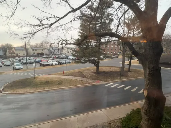 $174,900 | 1475 Rebecca Drive, Unit 213, Hoffman Estates, IL 60169