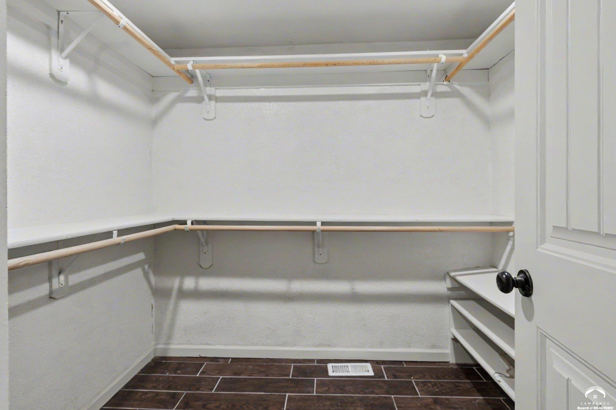 8430 Kickapoo Street De Soto, KS 66018 - Photo 37 of 60