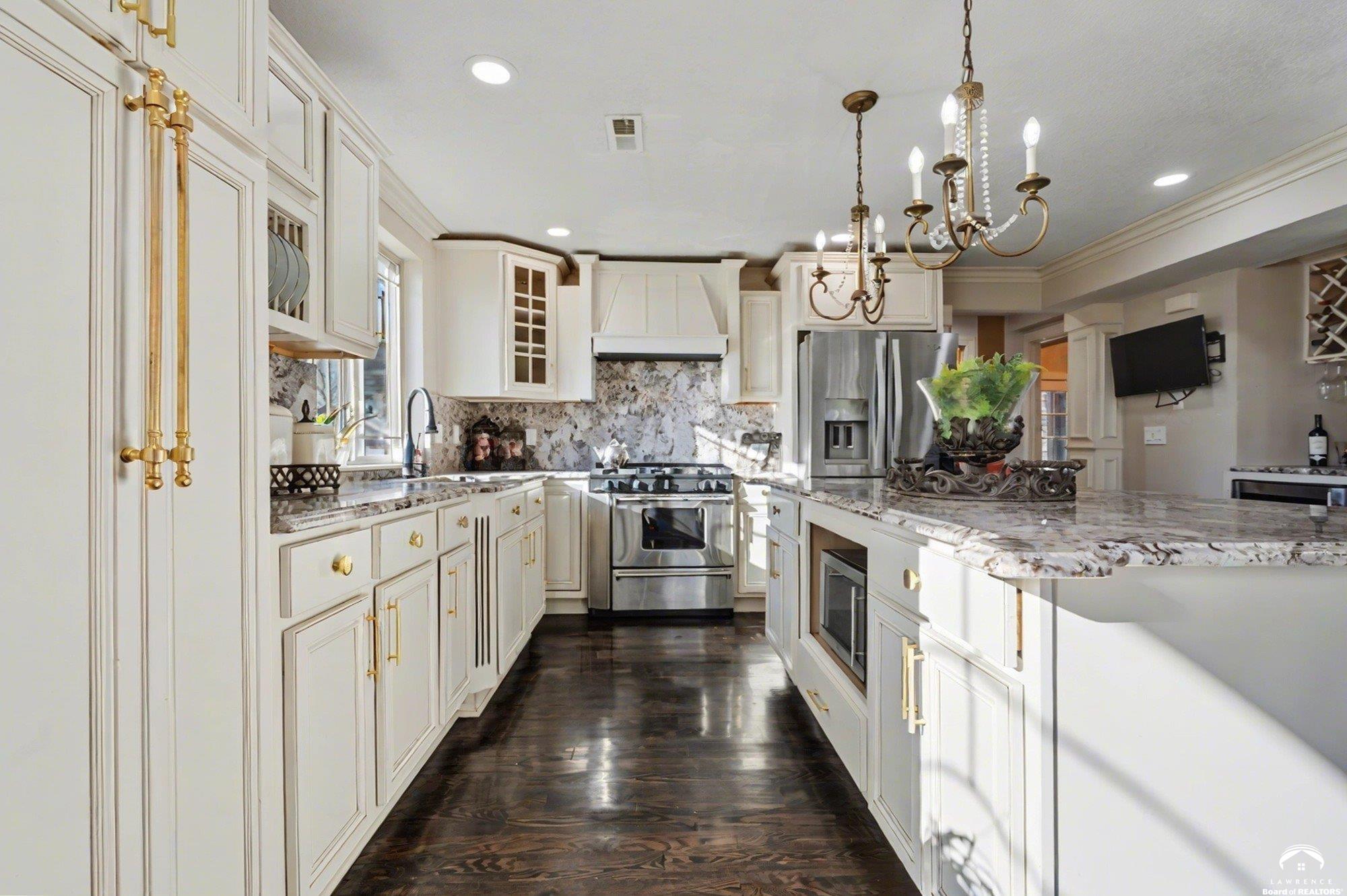 8430 Kickapoo Street De Soto, KS 66018 - Photo 7 of 60