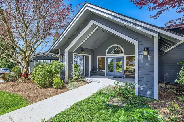 $349,950 | 14002 Northeast 181st Place, Unit A302, Woodinville, WA 98072