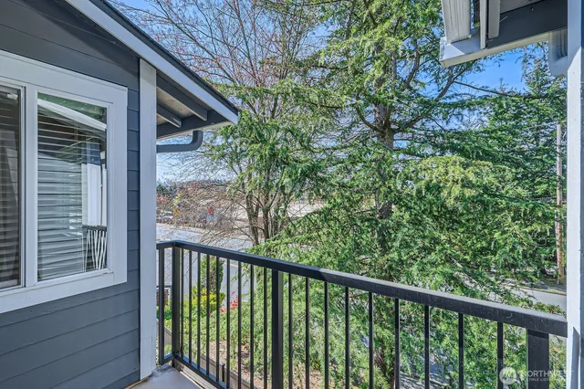 $349,950 | 14002 Northeast 181st Place, Unit A302, Woodinville, WA 98072