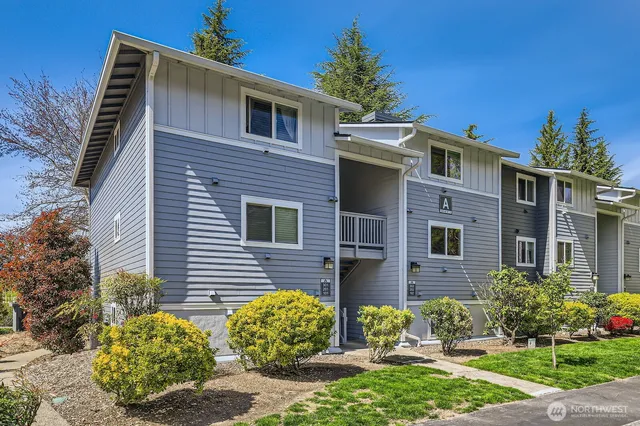 $349,950 | 14002 Northeast 181st Place, Unit A302, Woodinville, WA 98072