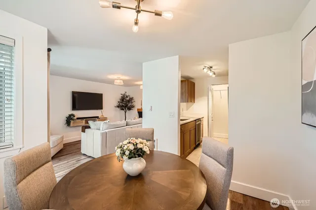 $349,950 | 14002 Northeast 181st Place, Unit A302, Woodinville, WA 98072