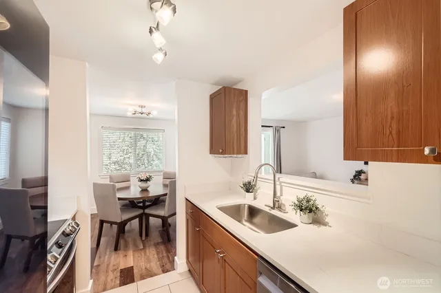 $349,950 | 14002 Northeast 181st Place, Unit A302, Woodinville, WA 98072