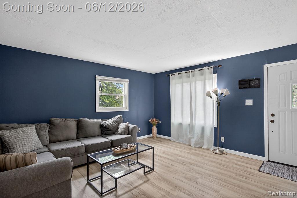 30541 Utica Road Roseville, MI 48066 - Photo 2 of 20