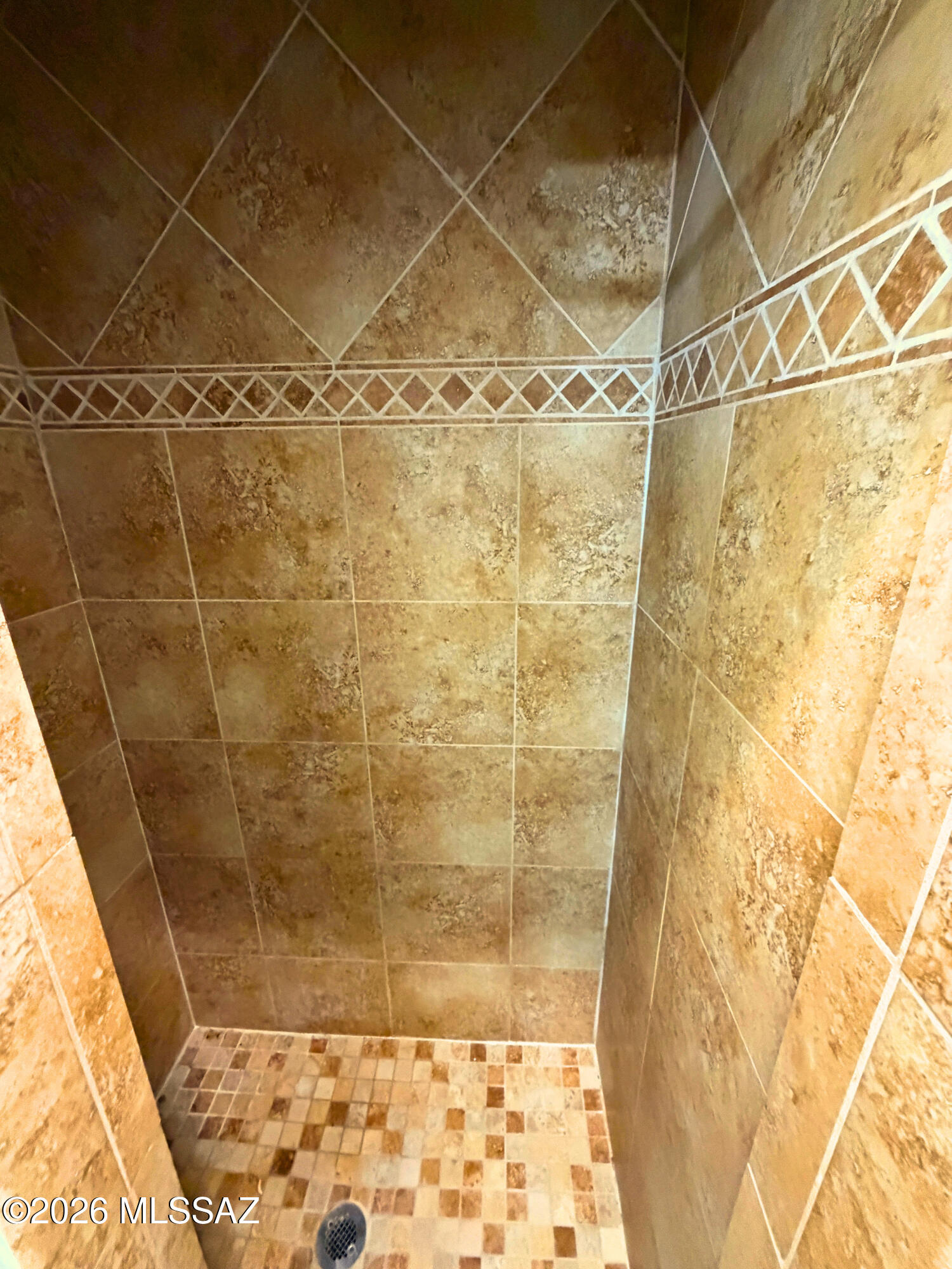 3383 North Flowing Wells Road Tucson, AZ 85705 - Photo 28 of 47 Primary bedroom bathroom