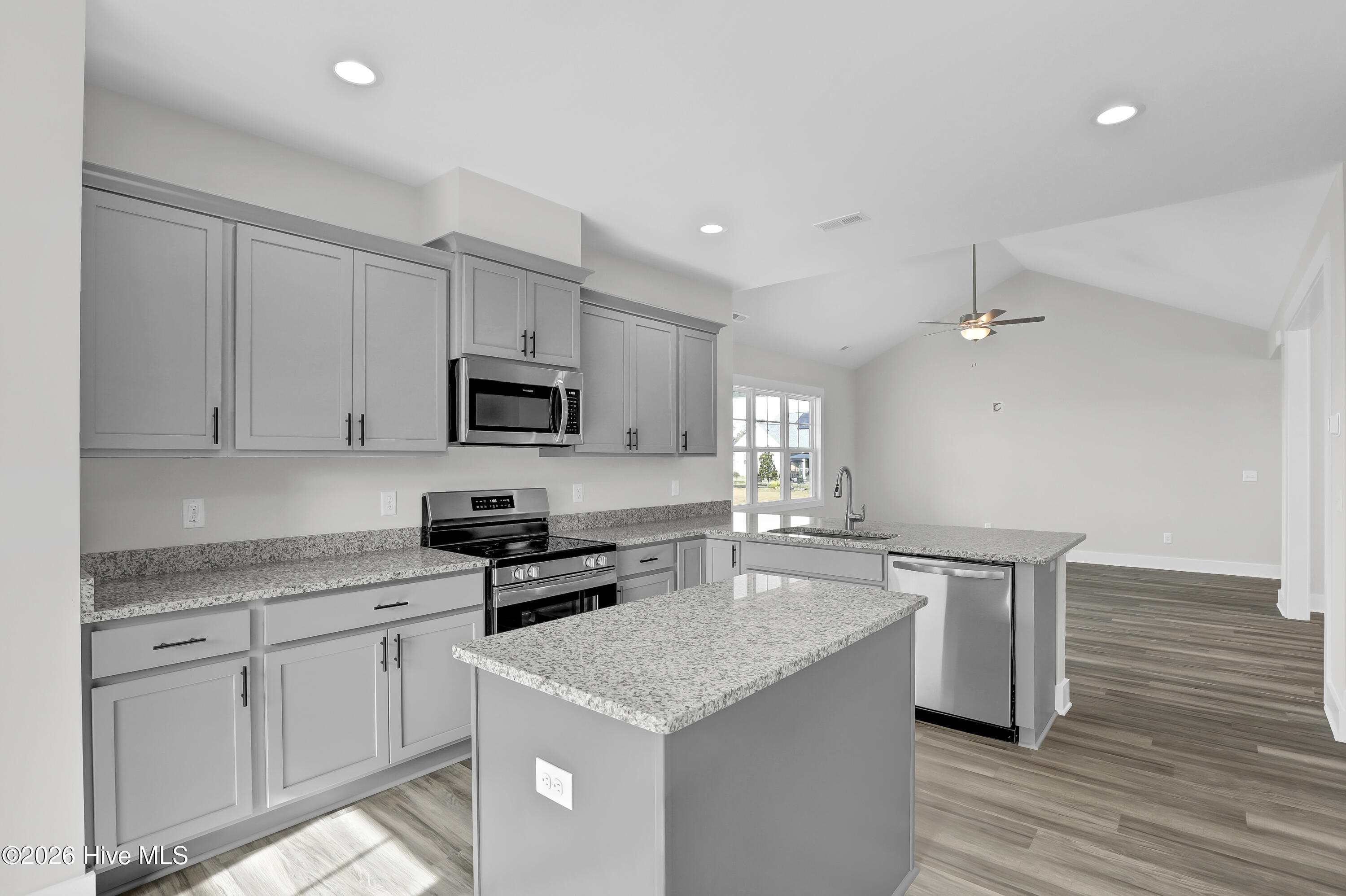 52 Talbert Drive Rocky Point, NC 28457 - Photo 15 of 30 6G8A1048