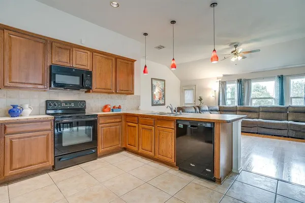$272,000 | 620 Horn Street, Crowley, TX 76036