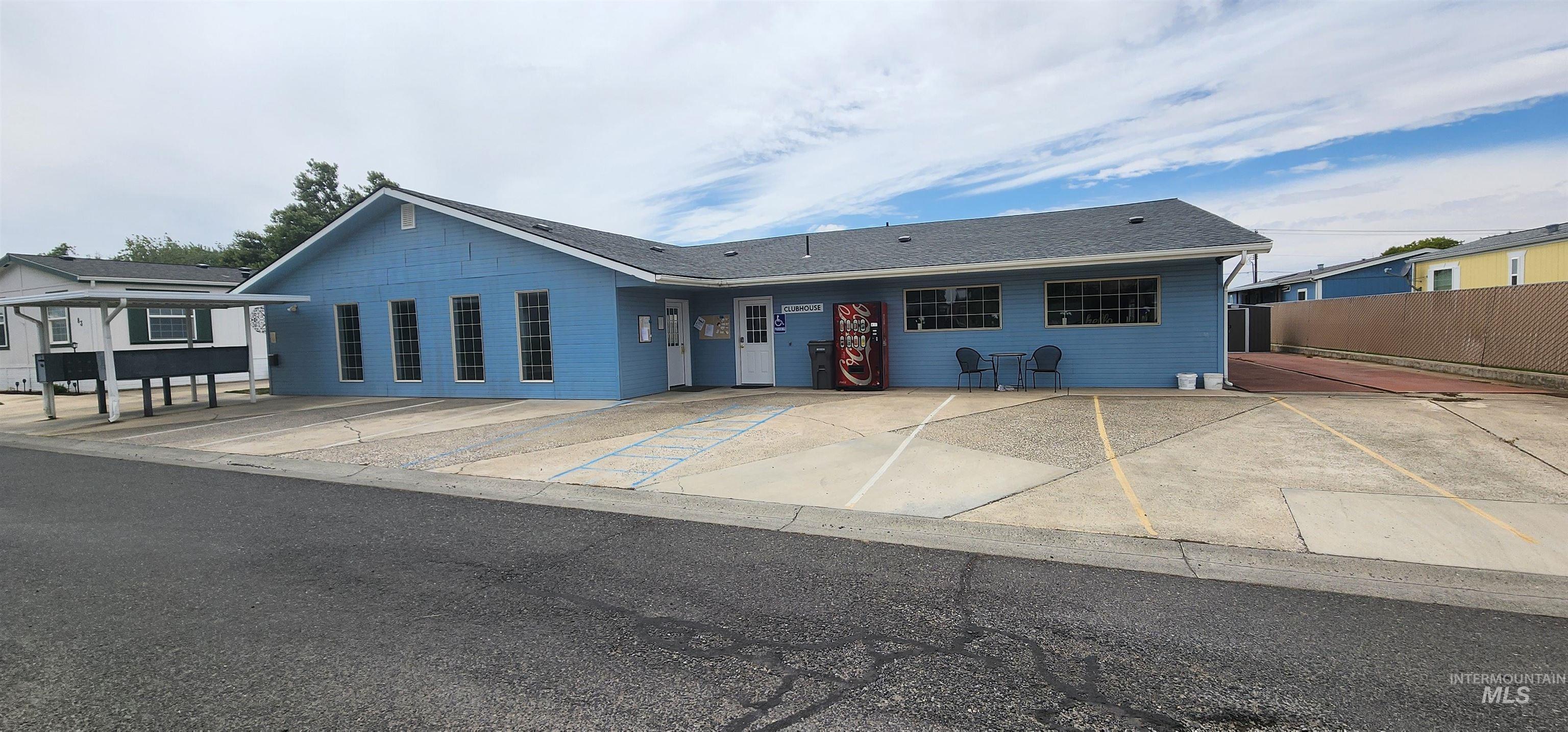 2115 6th Avenue, Unit 51 Clarkston, WA 99403 - Photo 42 of 45 Clubhouse that can be used by tenants. (Just showing amenities, not for sale)