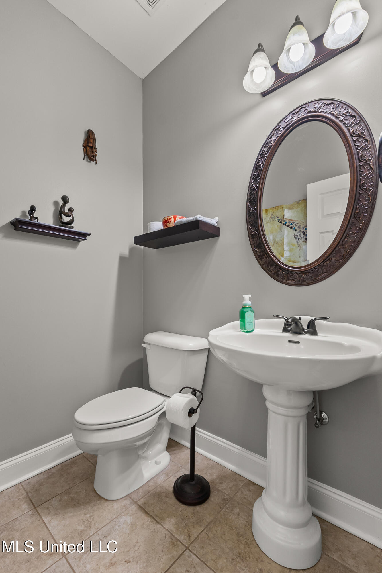 4691 Treadway Road Hernando, MS 38632 - Photo 20 of 34 Half Bath off Great Room
