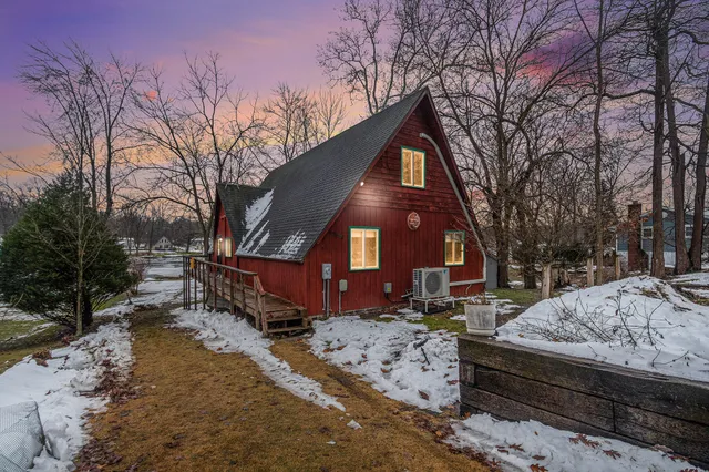 $460,000 | 45601 Peninsula Drive East, Grand Junction, MI 49056