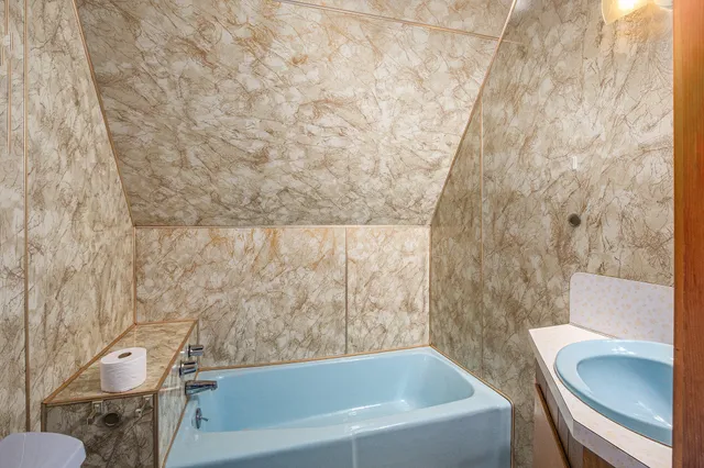 $460,000 | 45601 Peninsula Drive East, Grand Junction, MI 49056