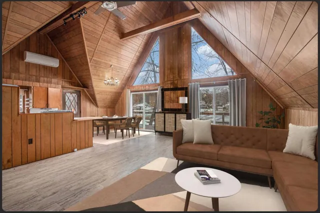 $460,000 | 45601 Peninsula Drive East, Grand Junction, MI 49056