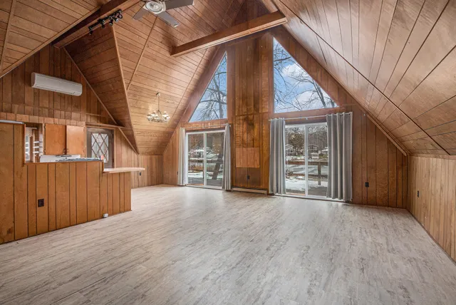 $460,000 | 45601 Peninsula Drive East, Grand Junction, MI 49056