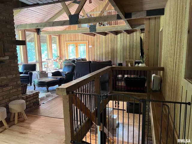 $795,000 | 305 East Martin Drive, Deer Creek, IL 61733