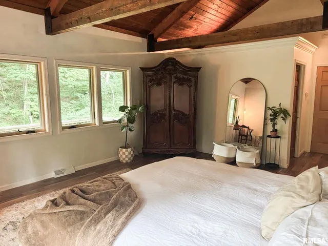 $795,000 | 305 East Martin Drive, Deer Creek, IL 61733